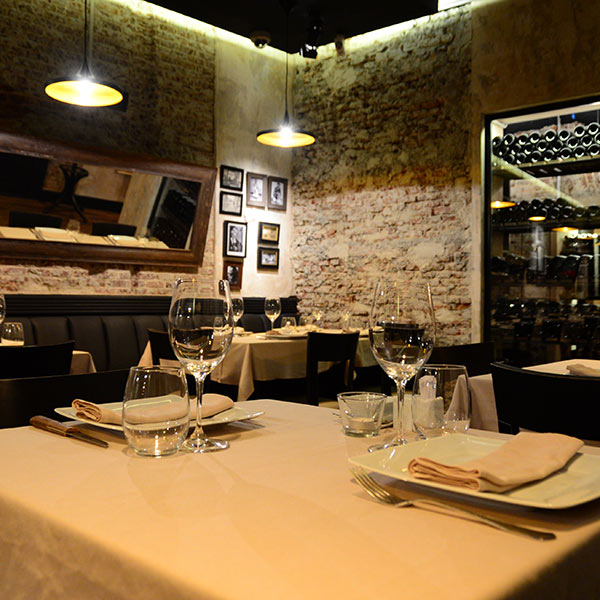 La Cabaña Argentina Restaurant table